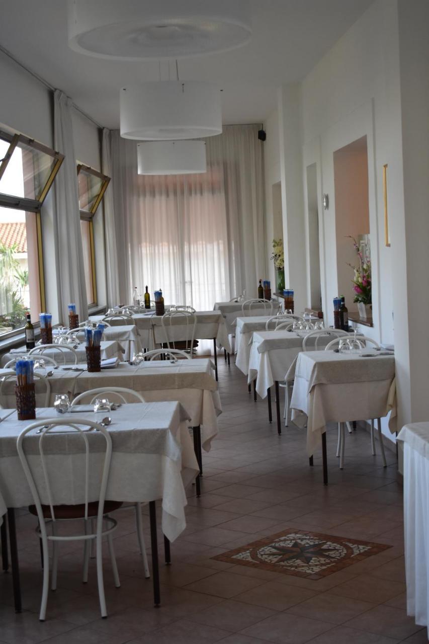 Hotel Garden Marina dʼMarina dʼAndora المظهر الخارجي الصورة